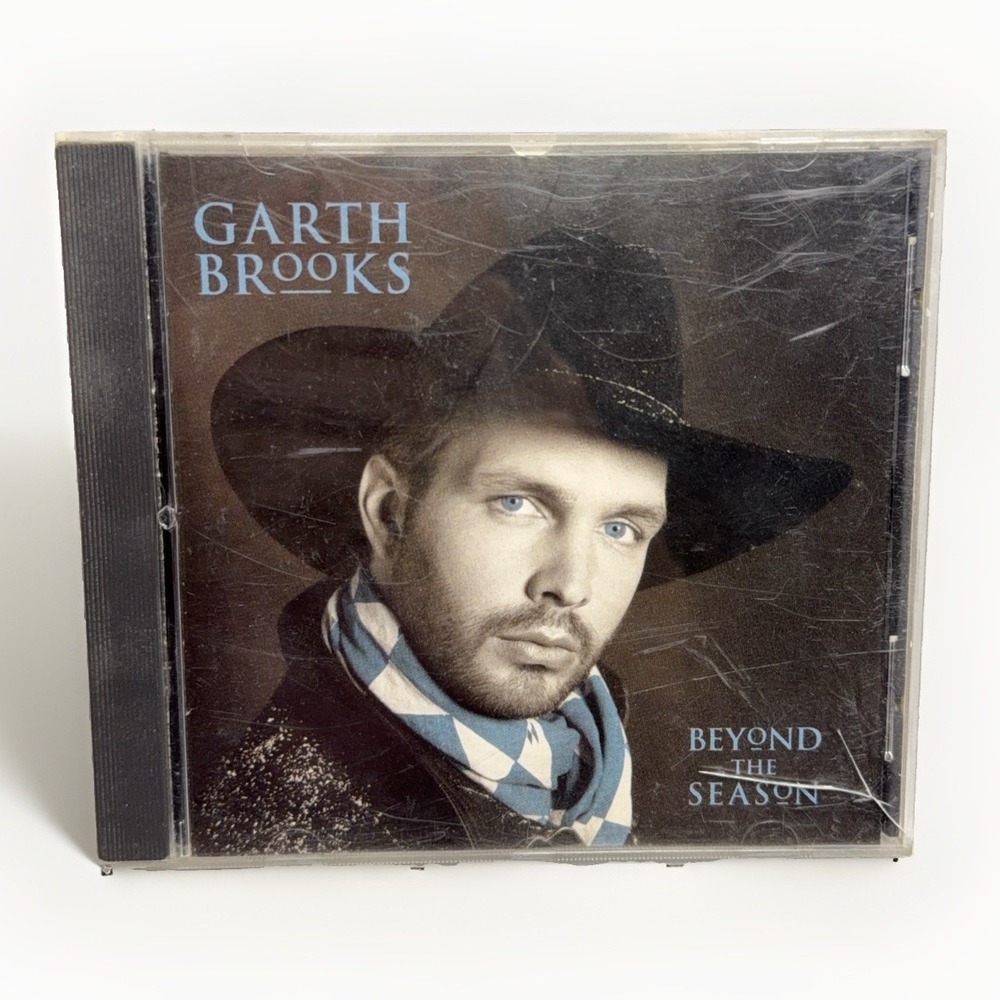 Garth Brooks Beyond The Season CD Album 1992 Liberty Records Christmas Country
